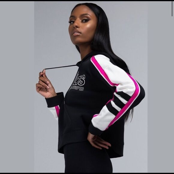 🚨 3 for $25 - ADIDAS Legacy Cropped Hoodie - Picture 3 of 13